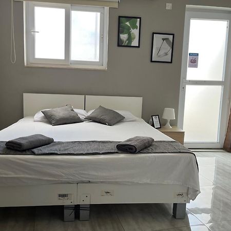 F5 Room 1, Private Double Room With Private Bathroom And Balcony In Shared Flat Msida Eksteriør billede