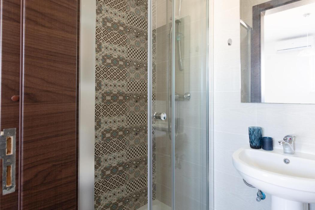 F5 Room 1, Private Double Room With Private Bathroom And Balcony In Shared Flat Msida Eksteriør billede