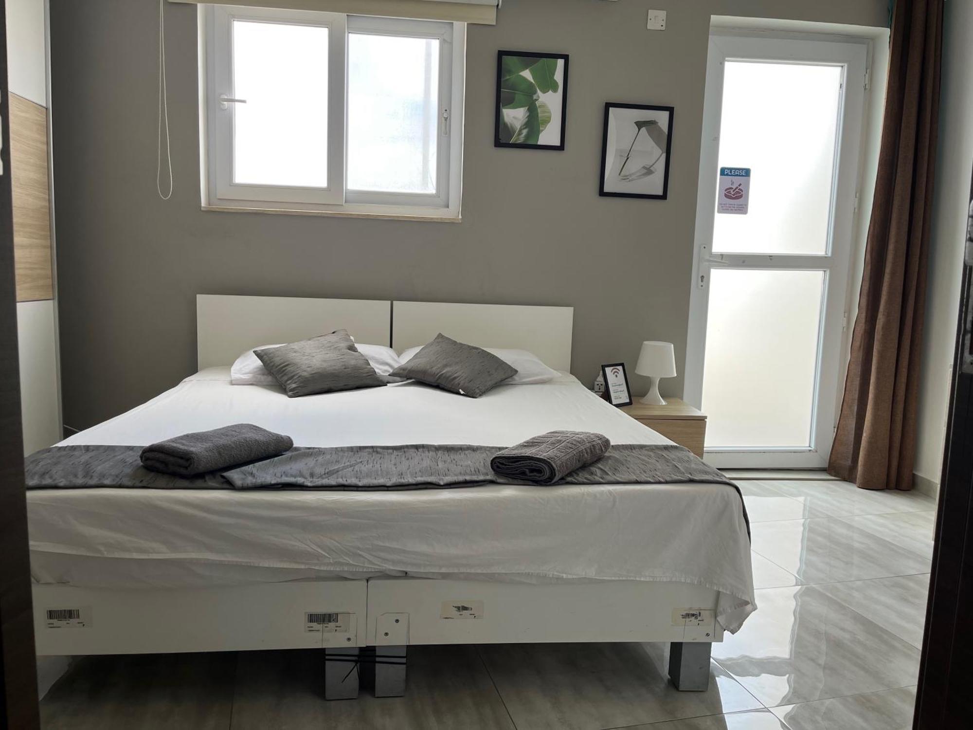 F5 Room 1, Private Double Room With Private Bathroom And Balcony In Shared Flat Msida Eksteriør billede